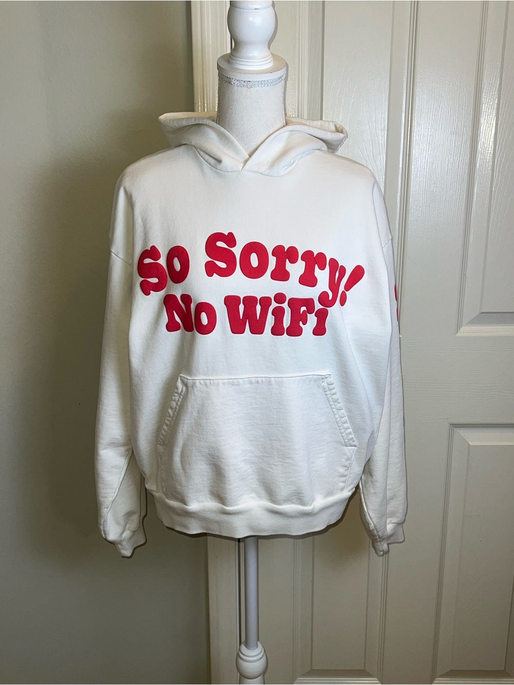 MADHAPPY No Wifi Oversized Hoodie
(Slightly Flawed)